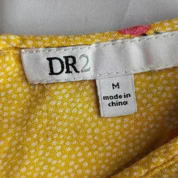 DR2 Yellow Floral Blouse with Back Keyhole High Low Bottom Cap Sleeves Size M - Picture 5 of 10